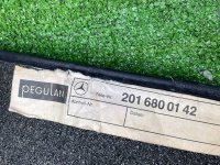 Mercedes-Benz / 190e / Пол багажника