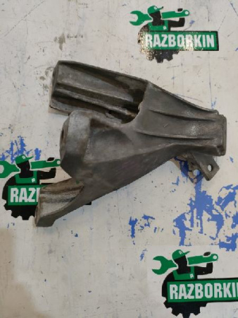 Кронштейн двигателя