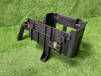 Mercedes-Benz / 190e / Крепление блока управления