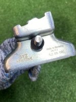 Volkswagen / Touareg / Крепление аккумулятора Volkswagen / Touareg / Крепление аккумулятора