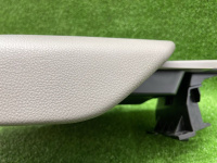 Porsche / Cayenne / Подлокотник