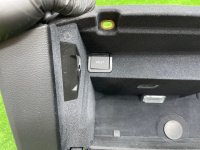 Audi / A6 / Бардачок