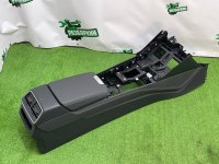 Audi / A6 / Консоль центральная