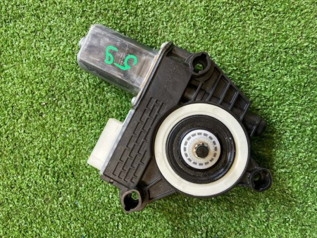 BMW / 1-Series / Мотор стеклоподъемника