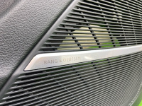 Audi / Q8 / Обшивка двери