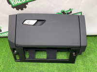 Audi / A6 / Бардачок