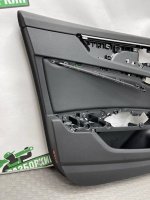 Audi / A6 / Обшивка двери