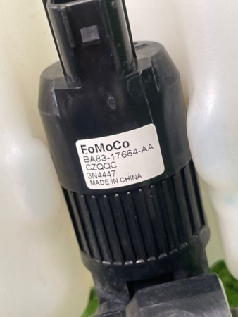 Ford / EXPLORER / Бачок омывателя