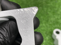 Audi / A6 / Петля двери