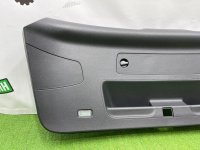 Audi / Q5 / Обшивка крышки багажника