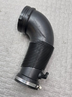 Audi / A4 / Патрубок воздушного фильтра