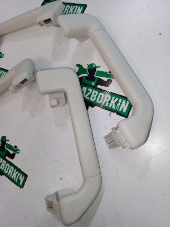 Volkswagen / Touareg / Ручки потолка