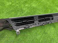 Audi / A6 / Дефлектор салона центральный