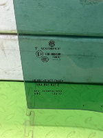 Volkswagen / Tiguan / Стекло двери