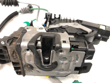 Mercedes-Benz / GLC 250d 4-matic / Замок боковой двери