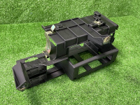 Mercedes-Benz / 190e / Крепление блока управления