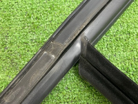 Audi / A6 / Уплотнитель стекла двери