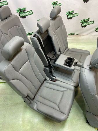 Audi / Q7 / Комплект сидений