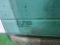 Volkswagen / Touareg / Стекло двери