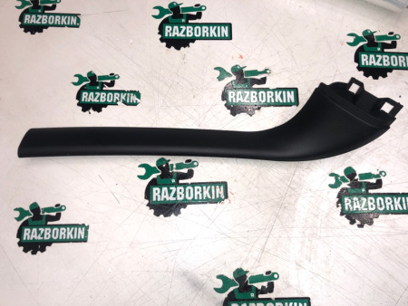 Обшивка двери багажника