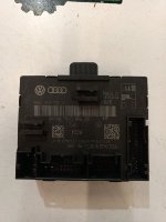 Audi / Q3 / Блок управления двери