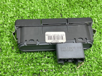 Ford / EXPLORER / Кнопка крышки багажника