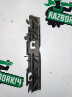 Audi / A6 / Крепление порога