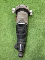 Audi / Q7 / Пневмостойка