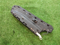 Audi / Q7 / Подушка безопасности в сиденье