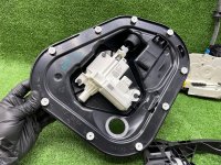 Audi / A7 / Замок двери с доводчиком