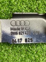 Audi / A5 / Кронштейн крыла