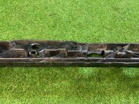 BMW / 7-Series / Крепление порога