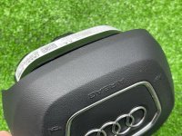 Audi / Q8 / Подушка безопасности в руль