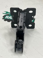 Audi / A5 / Крепление сиденья