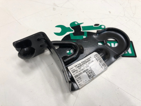 Mercedes-Benz / GLC 250d 4-matic / Крепление сиденья