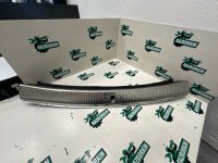 Audi / Q5 / Накладка замка багажника