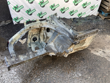 Volkswagen / Touareg / Лонжерон