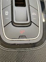 Audi / A6 / Плафон подсветки салона