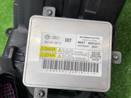 Volkswagen / Touareg / Фара