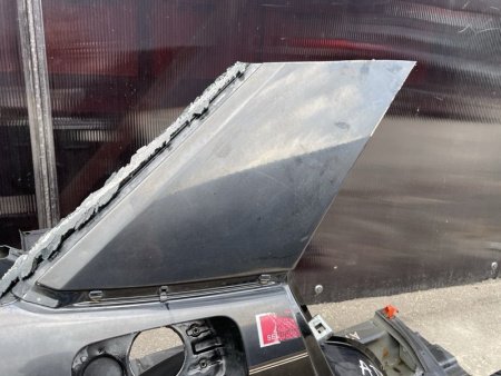 Mercedes-Benz / E-Class / Боковина ( крыло )
