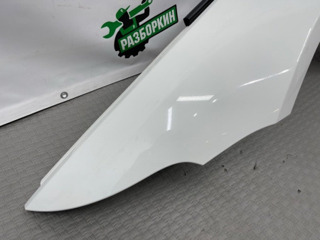 BMW / M6 / Крыло