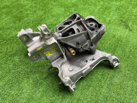 Audi / A6 / Кронштейн подрамника