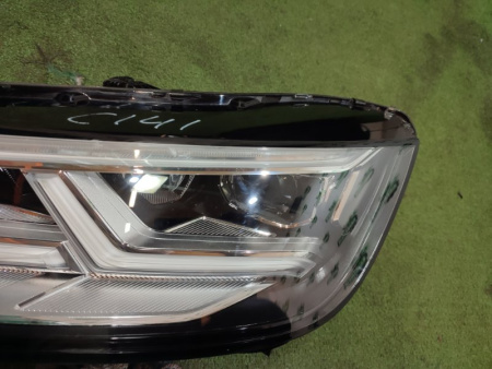 Audi / Q5 / Фара