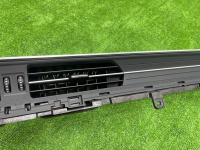 Audi / A6 / Дефлектор салона центральный