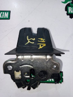 Audi / A6 / Замок багажника