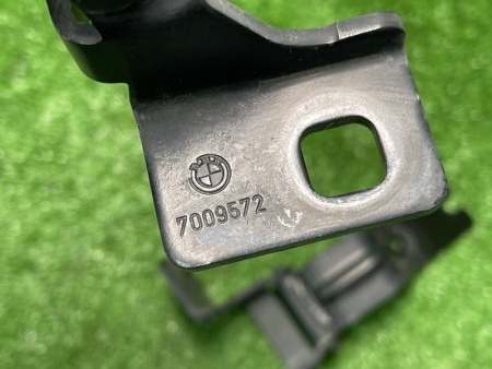 BMW / M6 / Петля крыши