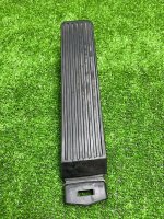 Mercedes-Benz / 190e / Педаль газа