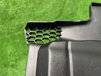 BMW / 3-Series / Накладка жабо