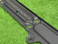 Audi / A6 / Траверса