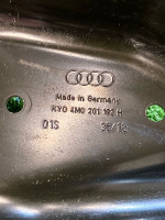 Audi / Q7 / Кронштейн